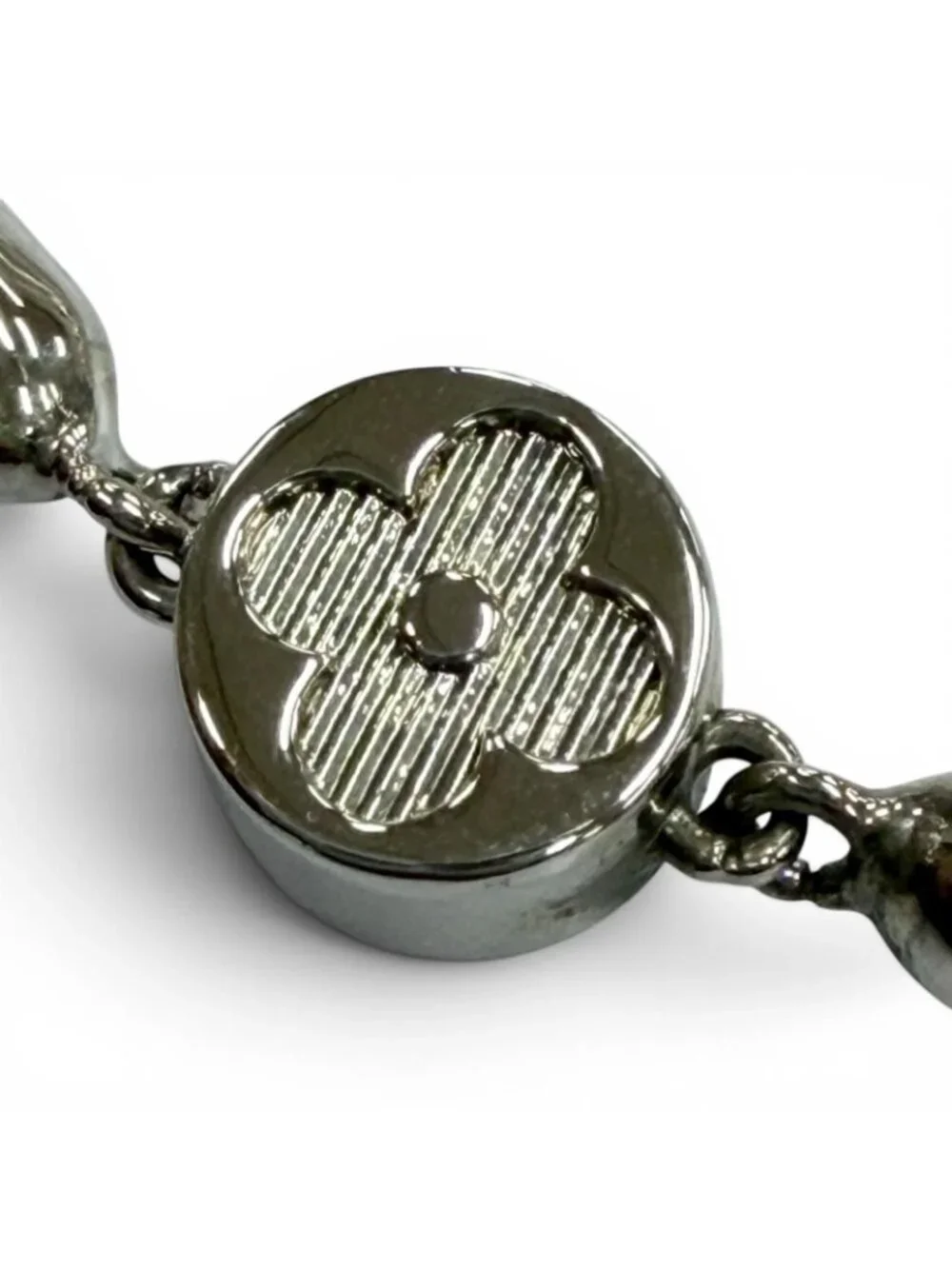 Louis Vuitton Pearl Fusion LV Logo Chain Bracelet Silver White